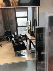 -FRIDAY星期五专业美发沙龙