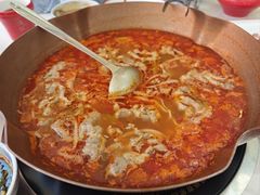 -毛辣果·贵州红酸汤牛肉火锅(西单店)
