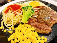 -汤姆家的牛排意面披萨(新城市广场店)