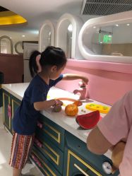 -多多淘儿童体验中心(重庆来福士店)