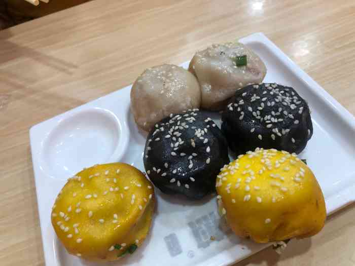 吴江路生煎(金沙天街店)-"在金沙天街逛街,路过这家店,突然想吃生煎.