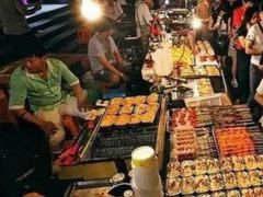 -吴山路夜市