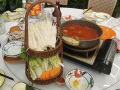 -刘姐啤酒鱼民族演艺餐厅(西街总店)