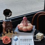 一个睡梦天使娃娃，质感很好，连睫毛都是根根分明！