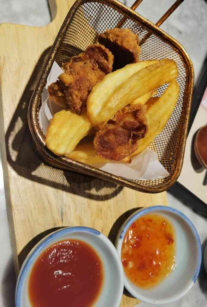 鳗鳗的爱臻选(西单大悦城店)-"人比较多,地方较小,比较拥挤.