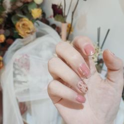 -花系美·美甲美睫精品店