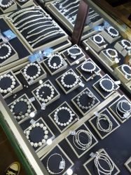 -凤凰县苗族银饰锻制技艺传习所