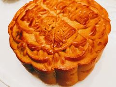 双黄白莲蓉月饼-东海海鲜酒家(中信广场店)