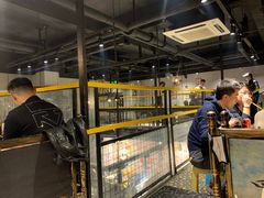 面包甜点陈列柜-曹掌柜小酒馆烧烤集团(崂山同兴路店)