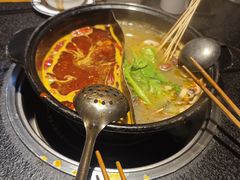 -两三事小郡肝串串香火锅(桂庙店)