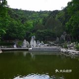 没有客人，我俩坐在摇椅上感受这里的环境