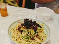 -霄汉牛三鲜湖北砂锅菜(万松园2店)