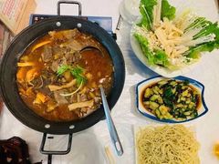 -霄汉牛三鲜湖北砂锅菜(万松园2店)
