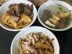 -松树干拌面店