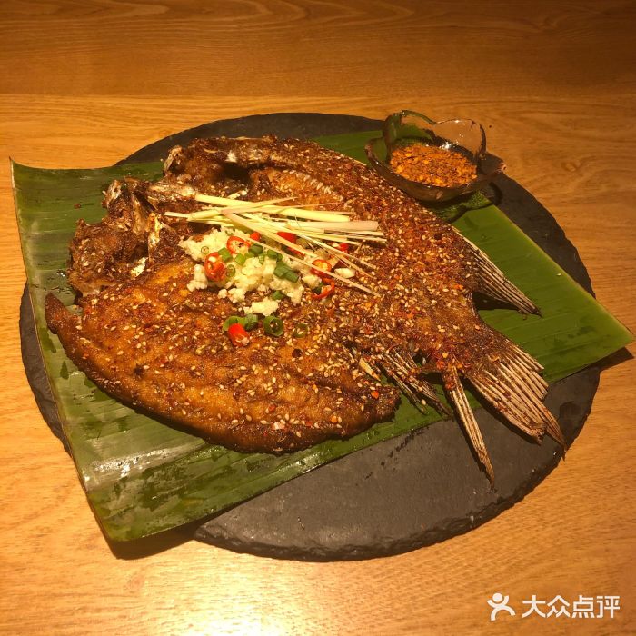 云水瑶意境云南菜餐厅(大悦城店)香茅草烤罗非鱼图片