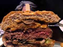 香浓蘑菇牛肉汉堡-bluefrog蓝蛙(皇庭广场店)