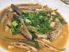 -头上红煨盐鸡·非遗院子餐厅