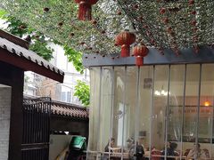 -茅屋大酒店