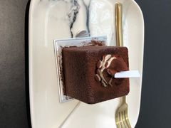 -UNI UNI(环亚凯瑟琳店)