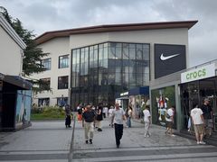 -NIKE 换季优惠店(上海青浦奥特莱斯)