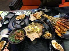 -何师烧烤·香辣蟹·川菜·30年老品牌(太古里旗舰店)