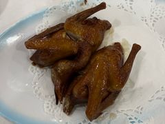 脆皮红烧乳鸽-惠爱餐厅