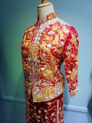 -觅白婚纱礼服馆