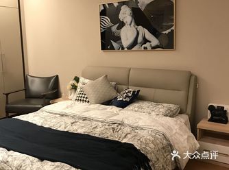 不得不说曲美家居的床特别舒服，我和家人逛累了就坐上去