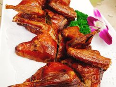 石岐乳鸽-轩记海鲜餐厅·四十五年老字号·经典粤菜(西区彩虹店)
