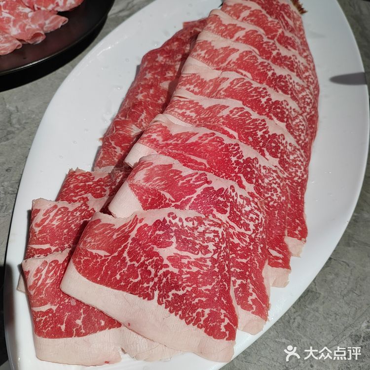 五棵松华熙宾利展厅负一层，非常好找，交通便利