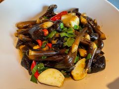 炒小黑鸡枞-半山腰·云南菜(侨福芳草地店)