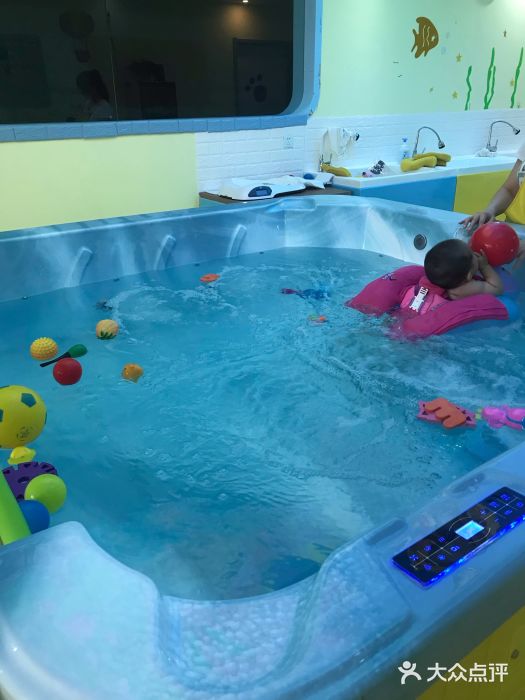 鱼乐贝贝婴幼儿亲子水育馆图片