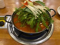 土豆排骨火锅-喇喇排骨火锅·传统韩式脊骨汤(望京西园总店)