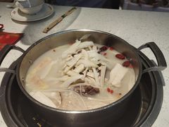 -三人行骨头王火锅(长寿店)