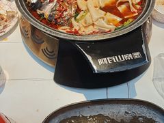 -阿瓦山寨·湘菜现炒·剁椒鱼头王(咸阳总店)