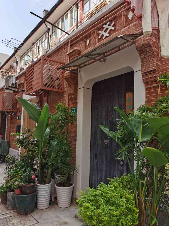 四明村-"老上海的弄堂光是看一眼逛一逛是不够的02.