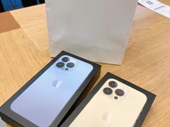 -Apple零售店(华贸购物中心店)