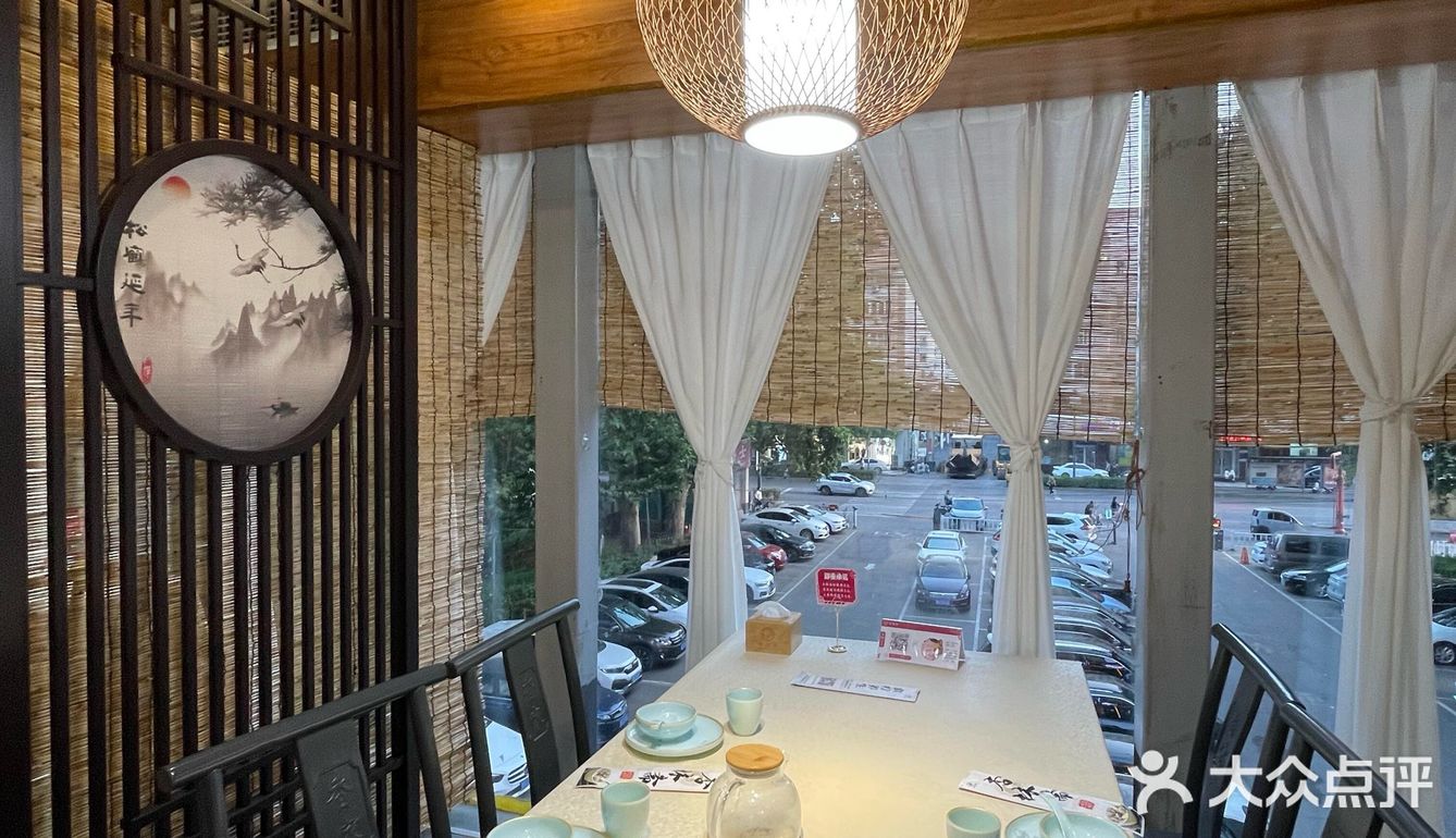 邯郸是真颠儿啊！！！吃个饭还带把脉……绝了！