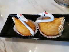 鲜果榴莲天鹅酥-陶陶居酒家(海岸城店)