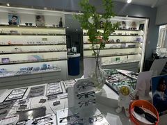 -视野联行眼镜蔡司·依视路官方授权店(顺城店)
