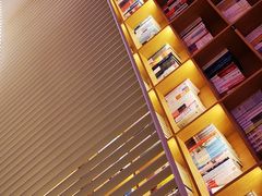 -新华文创·光的空间
