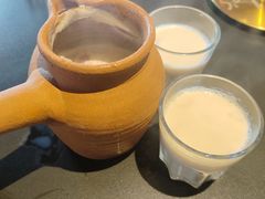 炭烤玫瑰鲜奶茶-何师烧烤Pro ·江湖川菜·小龙虾·精酿啤酒(太古里旗舰店)