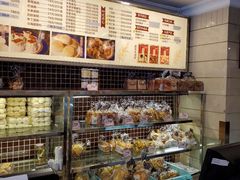 面包甜点陈列柜-国际饭店·帆声西饼屋(黄河路店)