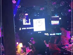-胡桃里乐队酒馆