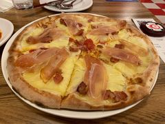 阿拉本诺披萨-城市大道红炉披萨烘焙坊