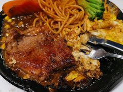 -汤姆家的牛排意面披萨(新城市广场店)