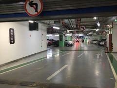 -环球港-停车场