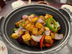 干锅肥肠-蔼若春.传承三十年云南菜(金碧公园店)