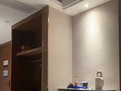 -雅斯特国际(广州白云火车站聚龙地铁站店)