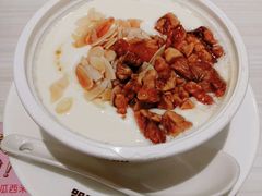琥珀坚果双皮奶-满记甜品(日月光二店)